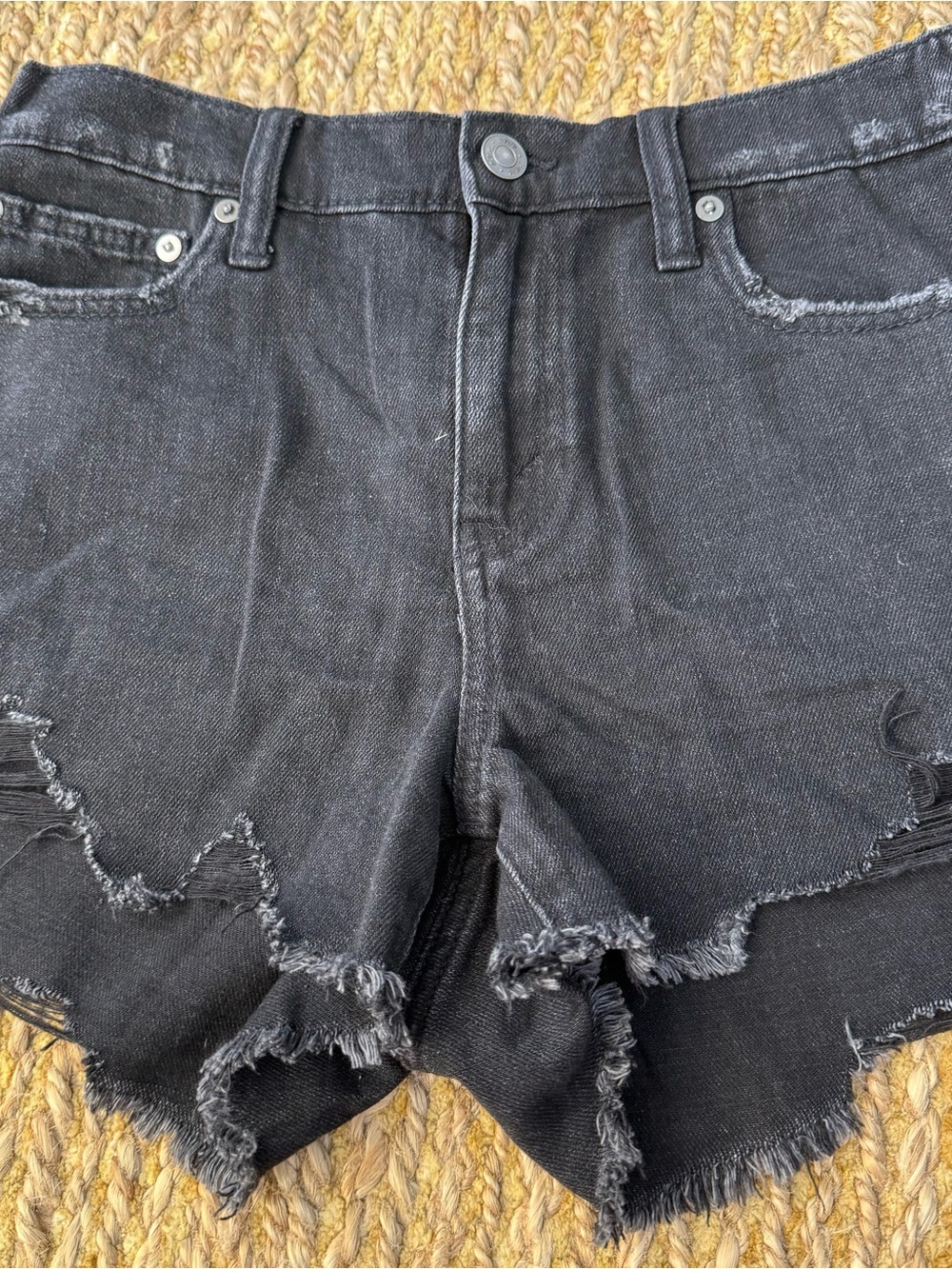 Aerie Women’s Girl’s Black Distressed Shorts Size Small